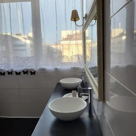 Four Room's Apartment *